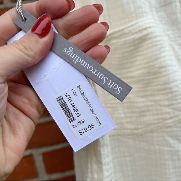 Soft Surroundings Ivory Beach Bound Pull On Gauze Crop Pants - Picture 6 of 7